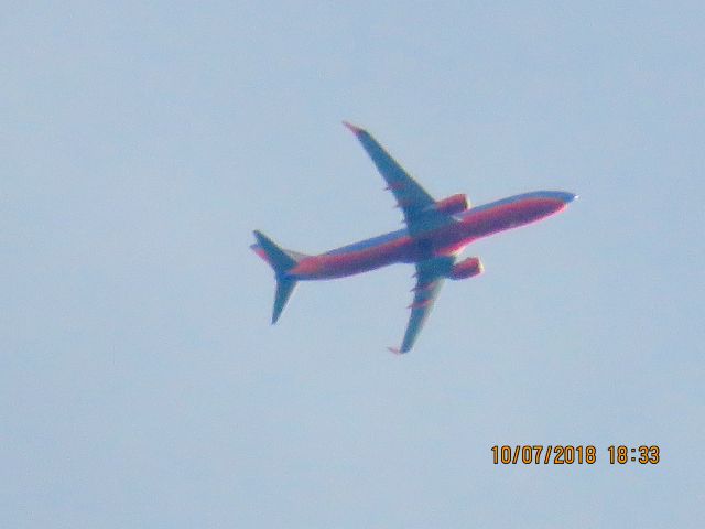 Boeing 737-800 (N8621A)