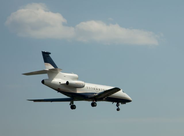 Dassault Falcon 900 (N312PV) - Perfect landing under gusting wind conditions. RW 19.