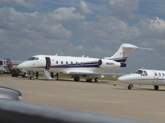 Bombardier Challenger 300 (N812KC)