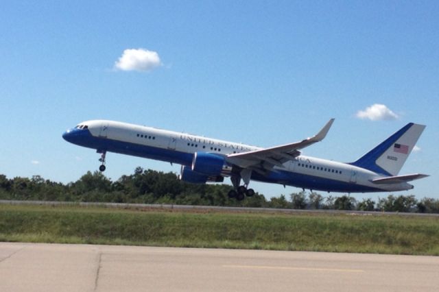 Boeing 757-200 — - Unite State Of America 757 doing touch and goes