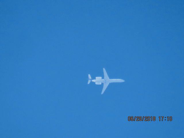 Embraer ERJ-135 (N16525)