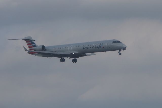 Canadair Regional Jet CRJ-200 (N907FJ)