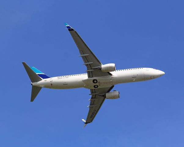 Boeing 737-800 (C-GWKA)