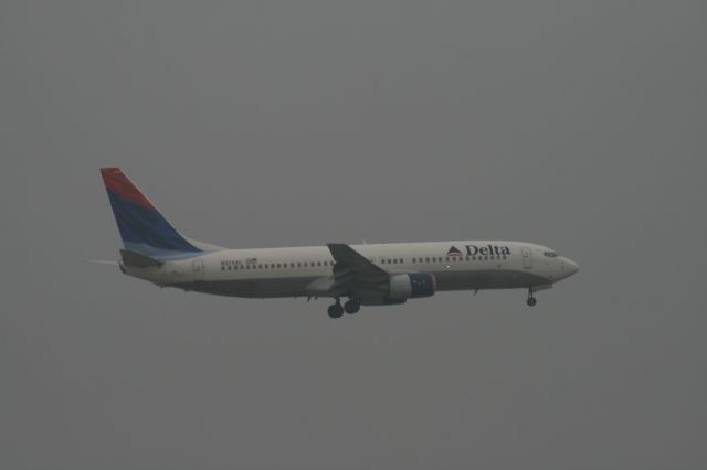 Boeing 737-800 (N3742C)