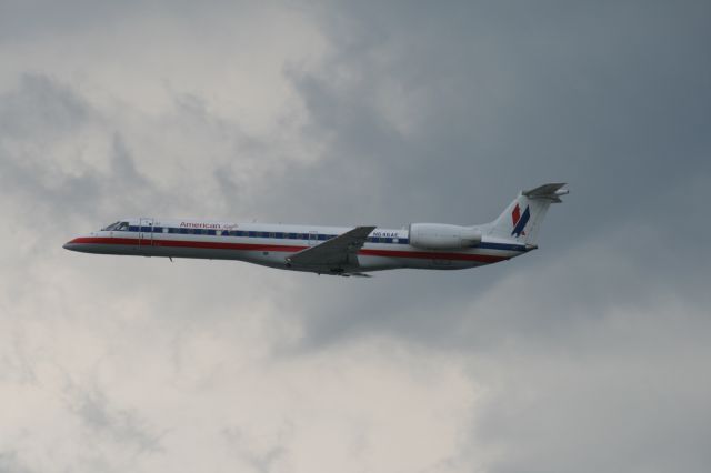 Embraer ERJ-145 (N646AE)