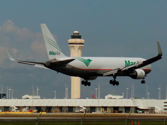 N420LA —