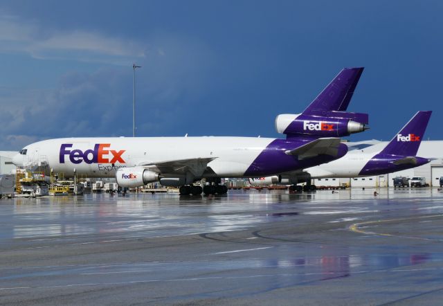 McDonnell Douglas DC-10 (N318FE)