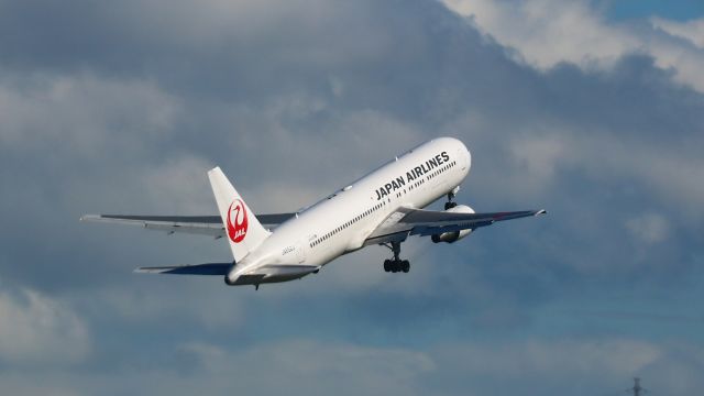 BOEING 767-300 (JA652J)