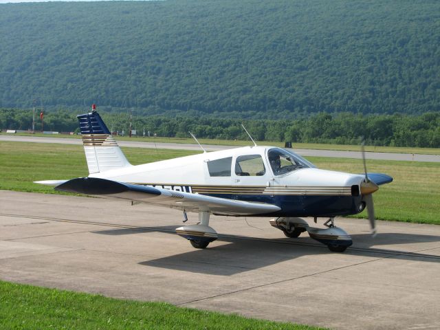 Piper Cherokee (N6273W)