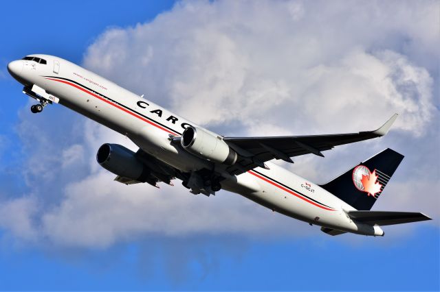 Boeing 757-200 (C-GCJT) - Cargojet Airways Boeing 757-223(PCF)(WL) departing YYC on May 10.