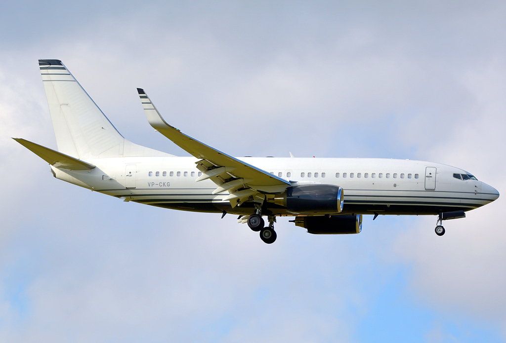 Boeing 737-700 (VP-CKG)