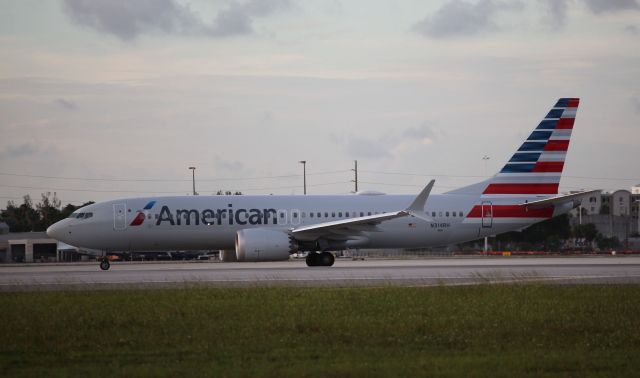 Boeing 737 MAX 8 (N314RH) - Taxing at MIA on the evening of the 12th of June. This shinny new plane has been on service for just over a month. A/W Date 05/05/18.