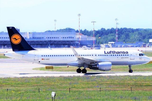 Airbus A320 (D-AIUZ)