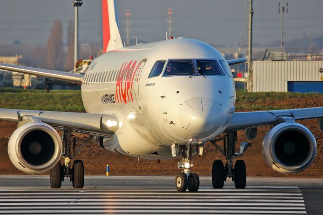 Embraer 170/175 (F-HBXO) - Imminent take-off runway 07/25.br /From Coulée Verte Garden.