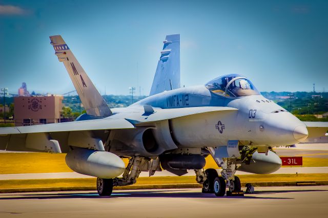 McDonnell Douglas FA-18 Hornet —