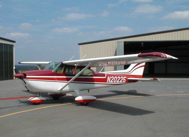 Cessna Skyhawk (N20225) - Cherokee County Airport CNI but photo taken back when it was 47A - photo taken in September 1999