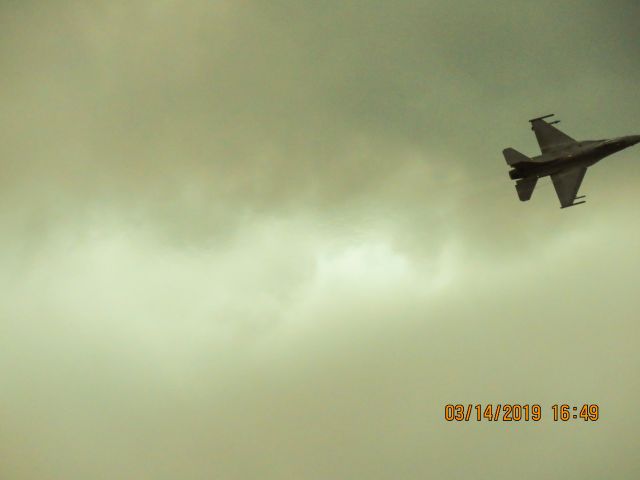 Lockheed F-16 Fighting Falcon (89-2040)