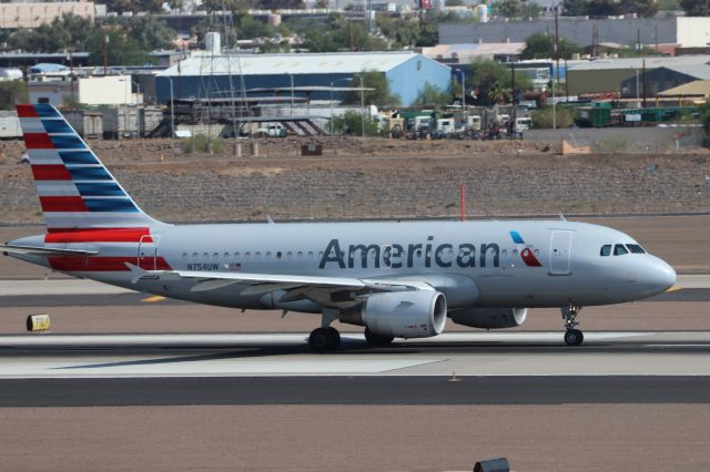 Airbus A319 (N754UW)