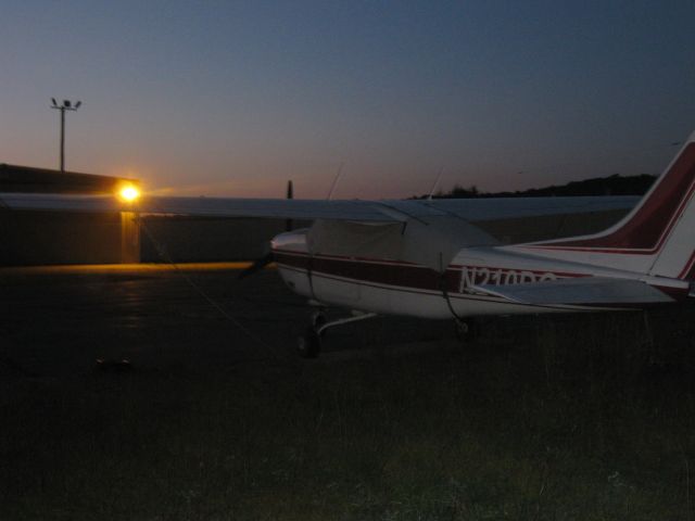 Cessna Centurion (N210DG) - Awaiting maintenance at Autumn Air Services.