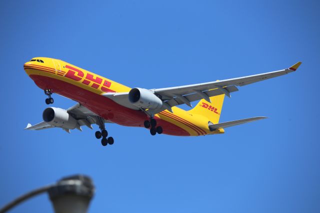 Airbus A330-200 (D-ALMA)