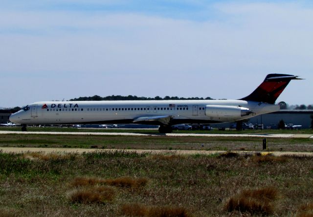 McDonnell Douglas MD-88 (N907DL)
