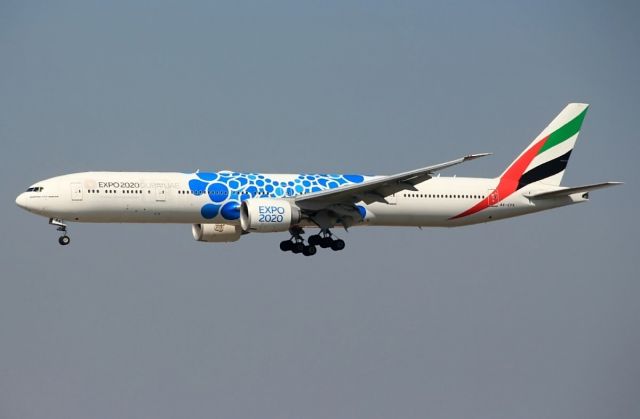 BOEING 777-300ER (A6-EPK)