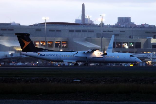 de Havilland Dash 8-400 (C-FPVJ)