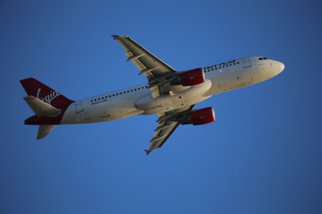 Airbus A320 (N848VA)