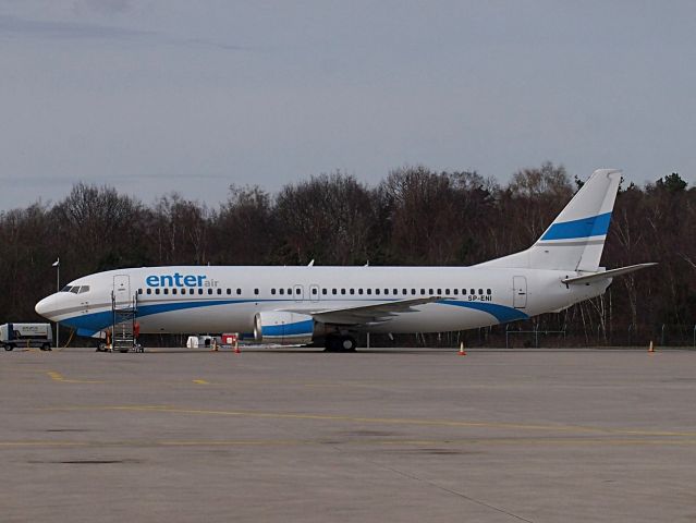 BOEING 737-400 (SP-ENI)