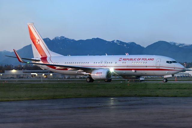 Boeing 737-700 (0111)