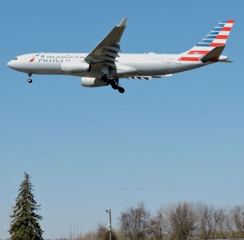 Airbus A330-200 (N280AY) - Moments from landing, Mar. 2020.