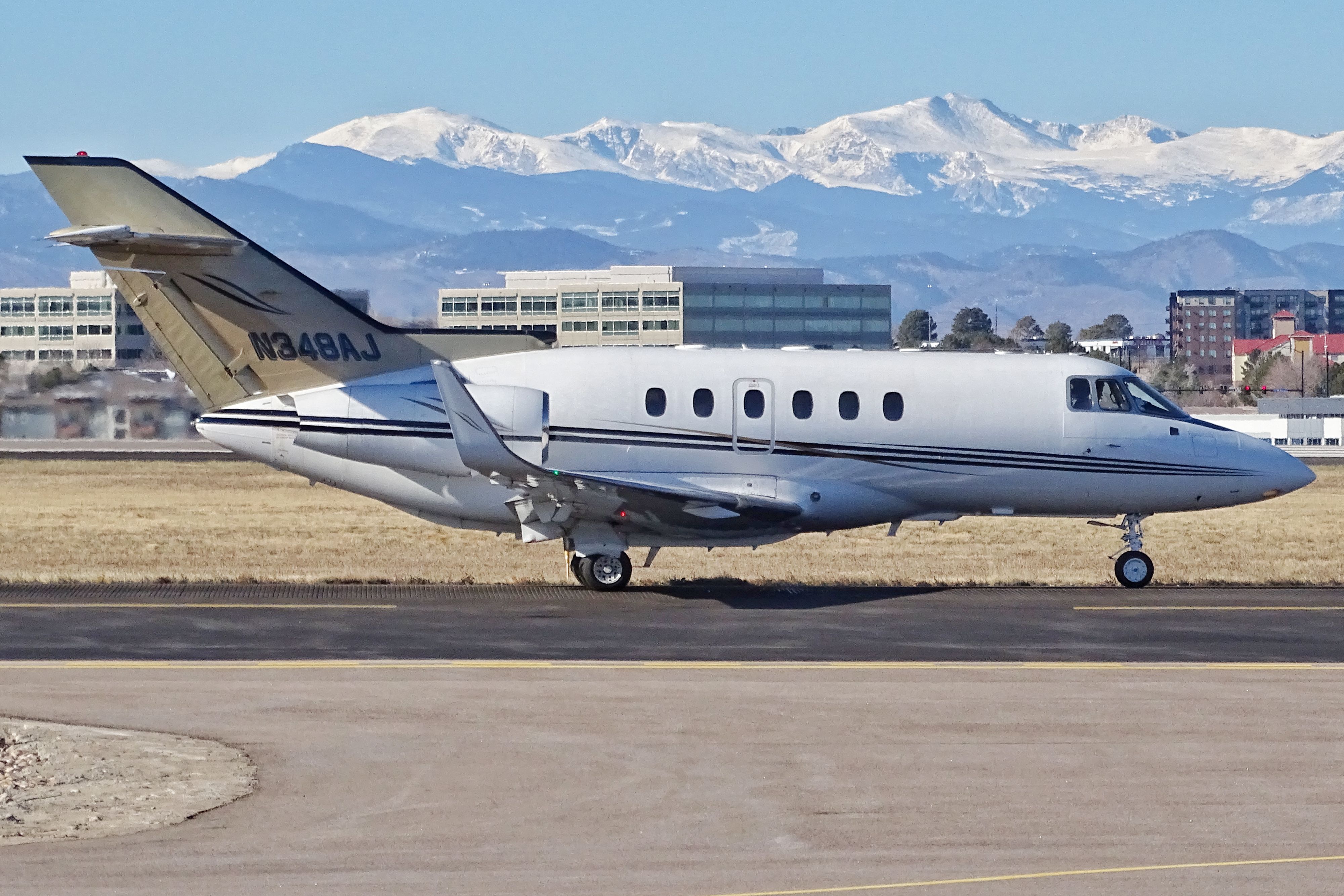Hawker 800 (N348AJ)