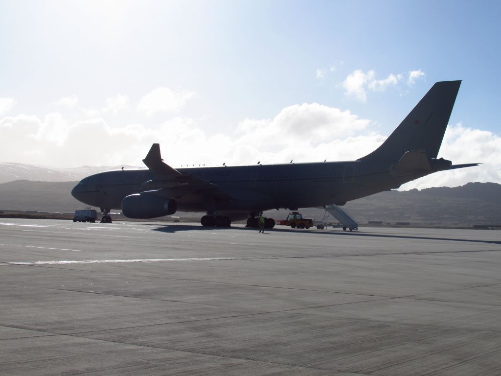 Airbus A330-200 (ZZ337)