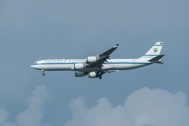 Airbus A340-500 (9K-GBB) - KUG005 on final to RWY 31L at KJFK. Bringing in delegates for UN week. 9-16-17