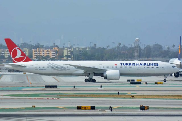 BOEING 777-300 (TC-LJA) - THY Turkish Airlines Boeing 777-3F2ER TC-LJA at LAX on May 3, 2016. 