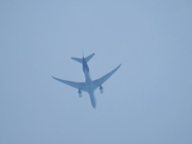 BOEING 777-200LR (N863FD)