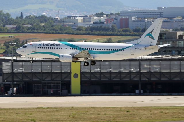 BOEING 737-400 (TC-TLC)