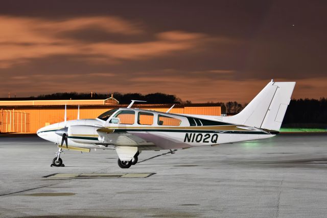 Beechcraft 55 Baron (N102Q)