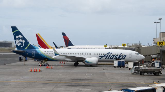 Boeing 737 MAX 9 (N920AK) - Parked at the gate at Honolulu,