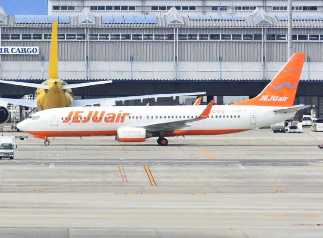 Boeing 737-800 (HL8062)