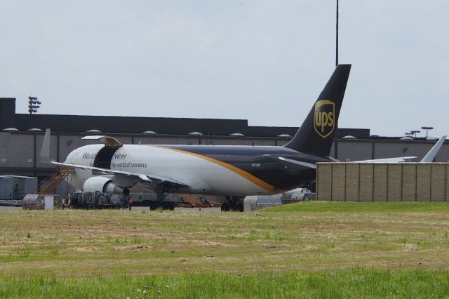 Airbus A300F4-600 (N311UP)