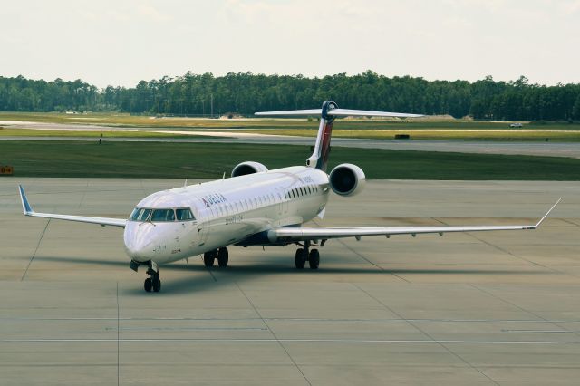 Canadair Regional Jet CRJ-900 (N301PQ)