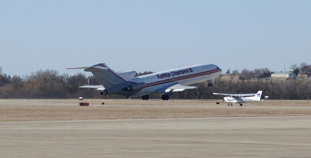 BOEING 727-200 (N724CK) - Kalitta departing on 35, Mar 10,2015