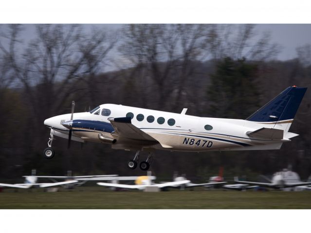 Cessna Skylane (N847D) - Take off runway 26. The aircraft is managed by CFM Corporate Flight Management  a rel=nofollow href=http://www.flycfm.comwww.flycfm.com/a