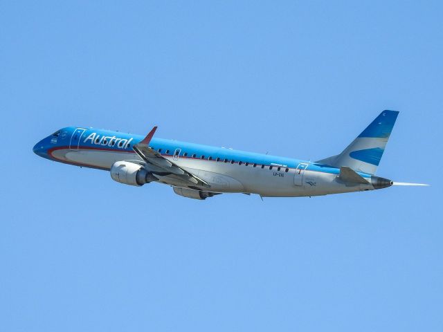 Embraer ERJ-190 (LV-CIG)