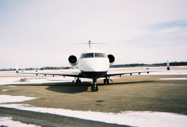 Canadair Challenger (N888AZ)