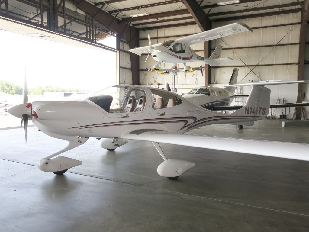 Diamond Star (N146TS)