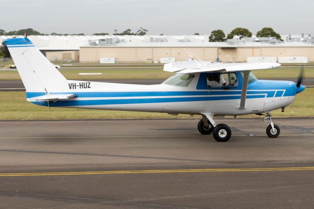 Cessna 152 (VH-HUZ)