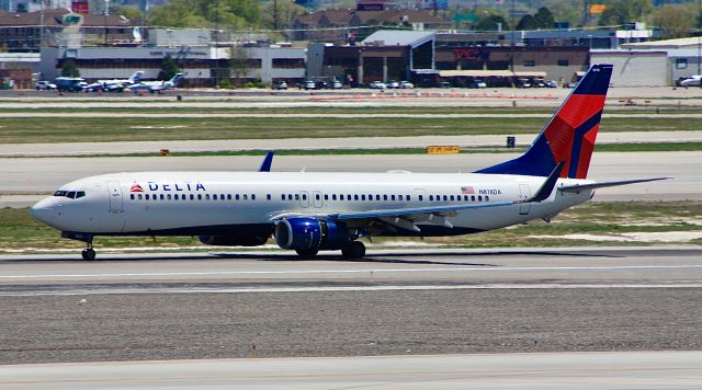 Boeing 737-900 (N818DA)