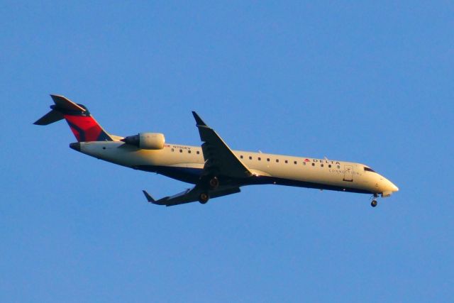 Canadair Regional Jet CRJ-700 (N750EV) - So even though FlightAware has plane N8836A making the flight into KPWM today it was N750EV.